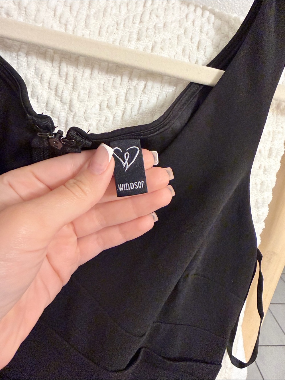 Windsor Black Sleeveless Mermaid Maxi Dress - Picture 2 of 5